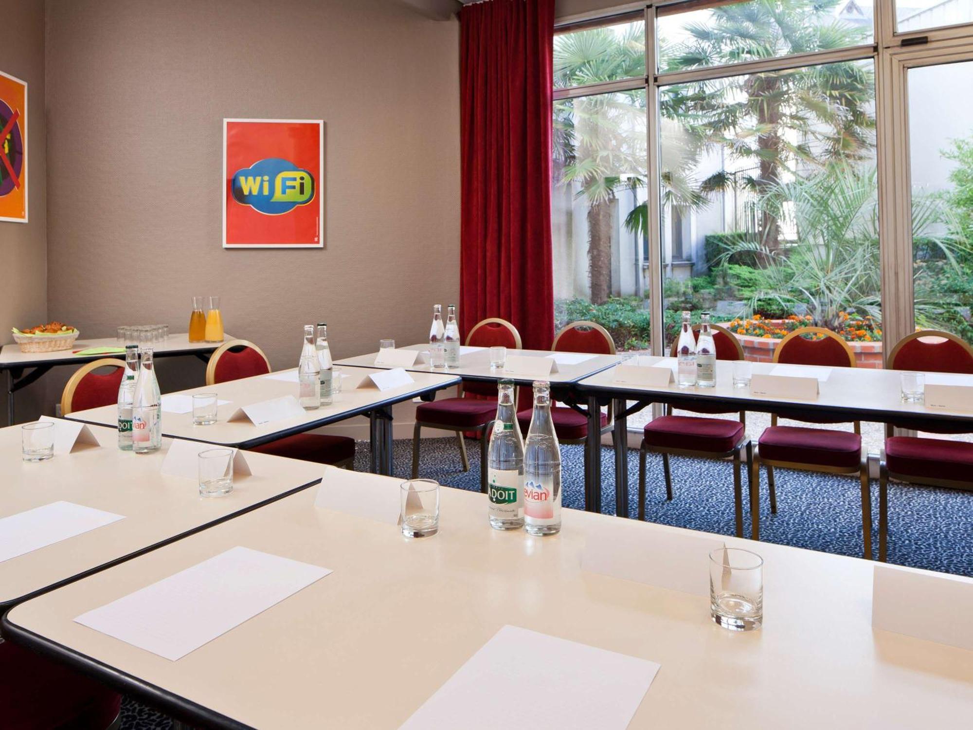 Ibis Styles Blois Centre Gare Hotell Exteriör bild